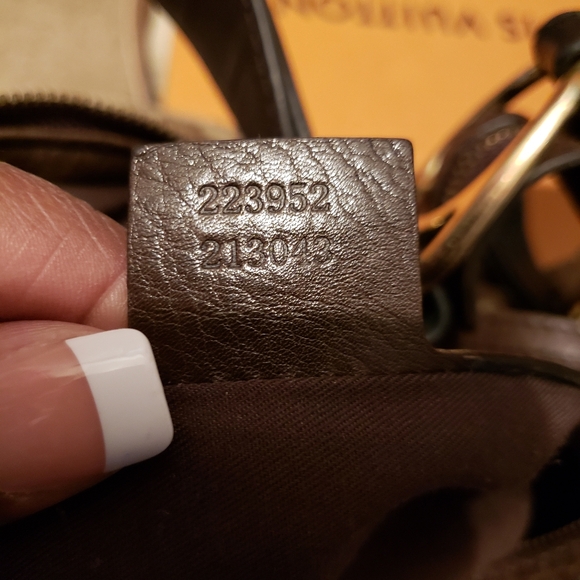 Authentic Gucci brown monogram canvas shoulder bag - Picture 7 of 15